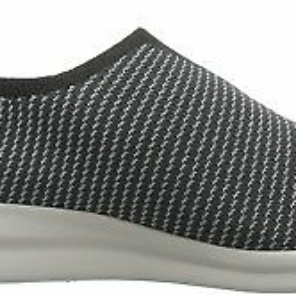 Sketcher "Bob" Sneakers